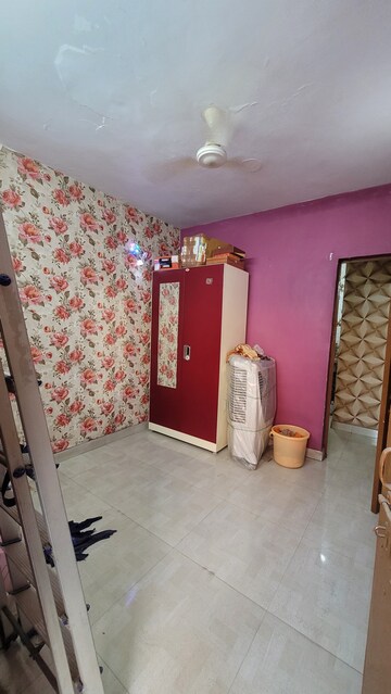 Bedroom in 2 BHK Apartment at Dilshad Garden – for Rent