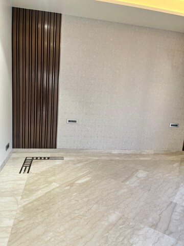 Room in 4 BHK Builder Floor at New Friends Colony – for Rent