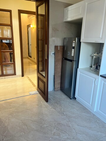 Room in 4 BHK Builder Floor at New Friends Colony – for Rent