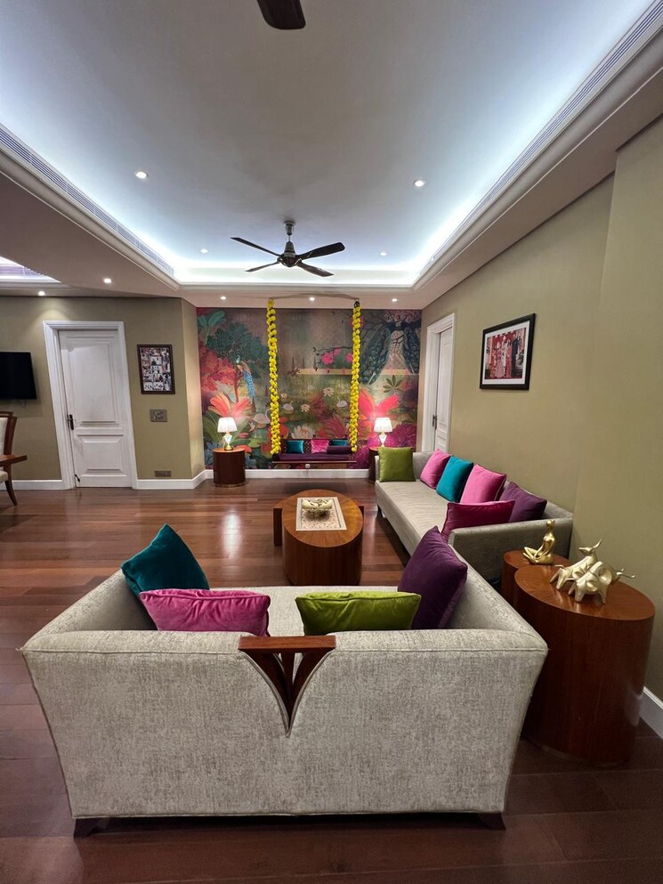 Living Room, sector 41 6 Bedroom 180 Sq.Mt. Independent House In Sector 41 Noida 8297091