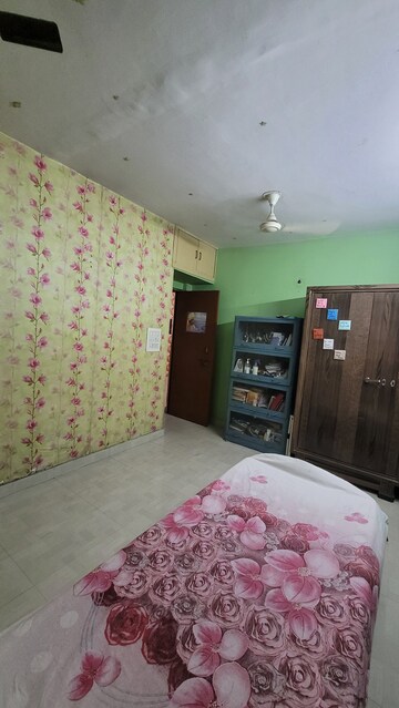 Bedroom in 2 BHK Builder Floor at Dilshad Garden – for Sale