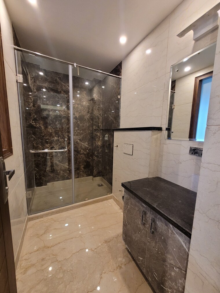 Attached Bathroom, vivek vihar 4 Bedroom 2250 Sq.Ft. Builder Floor In Vivek Vihar Delhi 8297166