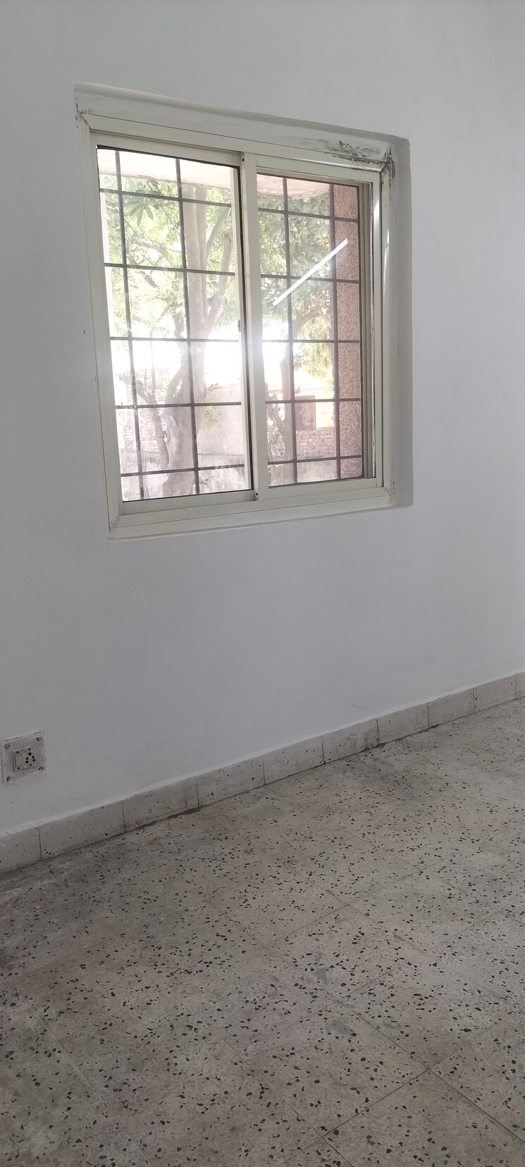 Room, pi i and ii greater noida 1 Bedroom 40 Sq.Mt. Builder Floor In Pi I And Ii Greater Noida Greater Noida 8297136