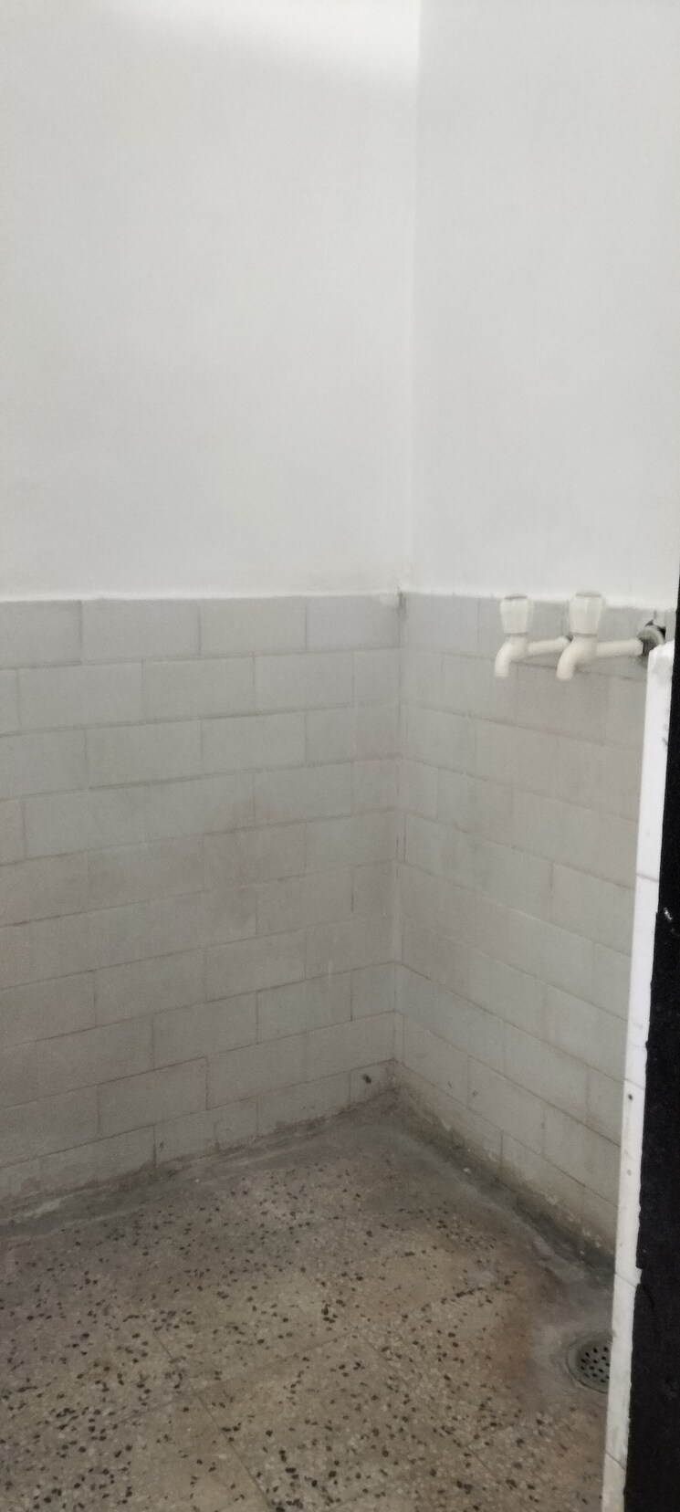 Bathroom, pi i and ii greater noida 1 Bedroom 40 Sq.Mt. Builder Floor In Pi I And Ii Greater Noida Greater Noida 8297136