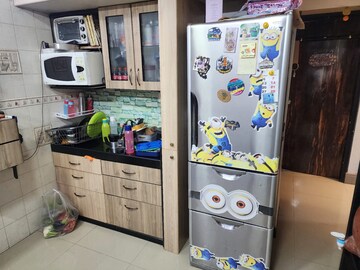 Furnished Amenities in 3 BHK Apartment at ISM House, Kandivali East – for Rent