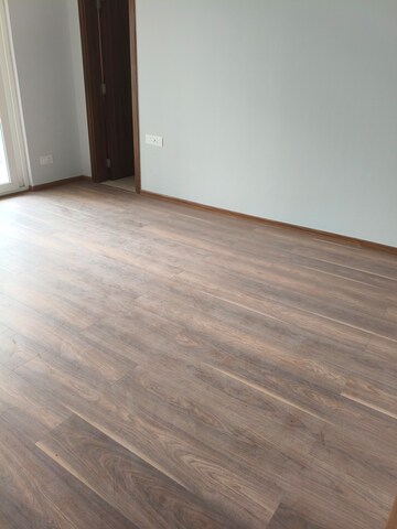 Room in 3 BHK Apartment at Central Park Flower Valley Aqua Front Towers, Sohna Sector 33 – for Rent