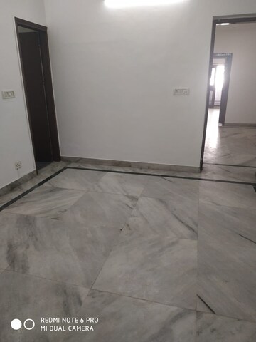 Room in 3 BHK Builder Floor at Saket – for Rent