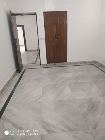 Room in 3 BHK Builder Floor at Saket – for Rent