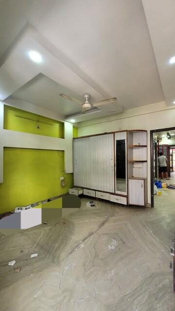 Bedroom in 3 BHK Builder Floor at Dilshad Colony – for Sale