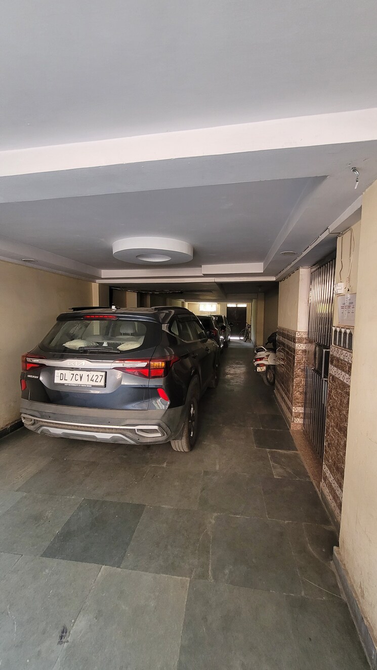 undefined, dilshad colony 3 Bedroom 1600 Sq.Ft. Builder Floor In Dilshad Colony Delhi 8297215