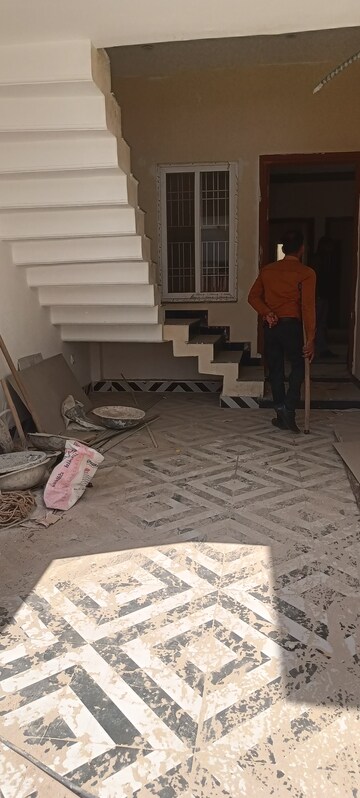 Parking in 3 BHK Villa at Gomti Nagar – for Sale