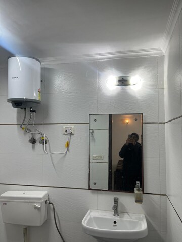 Bathroom in 2 BHK Builder Floor at Palm Residency Chhatarpur, Chattarpur – for Rent