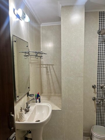 Bathroom in 2 BHK Builder Floor at Palm Residency Chhatarpur, Chattarpur – for Rent