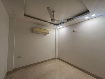 Room in 3 BHK Builder Floor at Safdarjang Enclave – for Rent