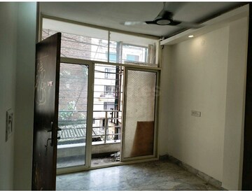 Room in 3 BHK Builder Floor at Palm Residency Chhatarpur, Chattarpur – for Rent