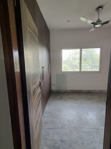 Room in 3 BHK Builder Floor at Palm Residency Chhatarpur, Chattarpur – for Rent