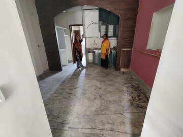 Parking in 3 BHK Builder Floor at Palm Residency Chhatarpur, Chattarpur – for Rent