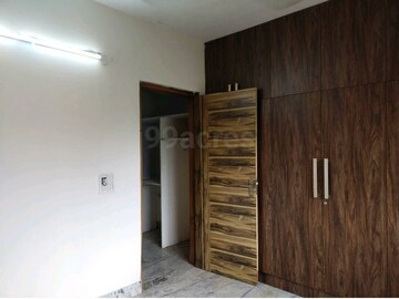 Room in 3 BHK Builder Floor at Palm Residency Chhatarpur, Chattarpur – for Rent