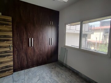 Room in 3 BHK Builder Floor at Palm Residency Chhatarpur, Chattarpur – for Rent