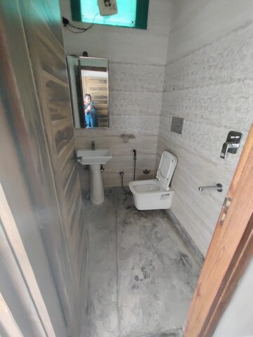 Bathroom in 3 BHK Builder Floor at Palm Residency Chhatarpur, Chattarpur – for Rent