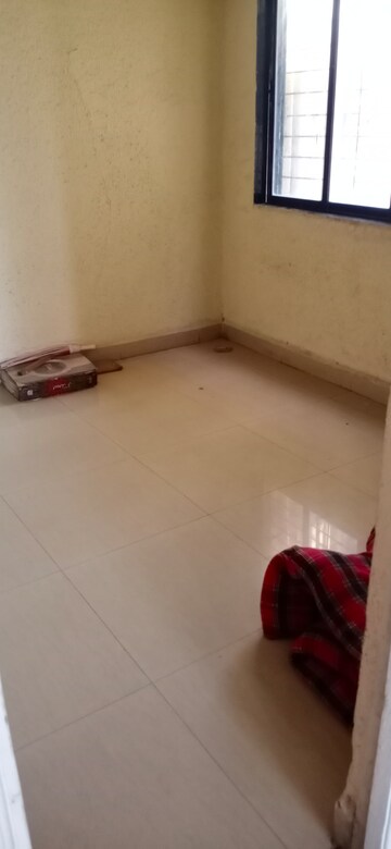 Room in 3.5 BHK Apartment at Gajra Bhoomi Tower, Kharghar – for Rent