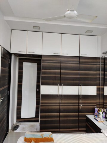 Furnished Amenities in 1 BHK Apartment at Vailankanni Apartment, Santacruz East – for Sale