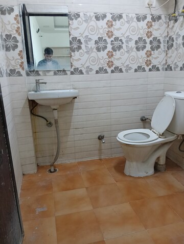 1 RK Apartment For Rent in Katwaria Sarai