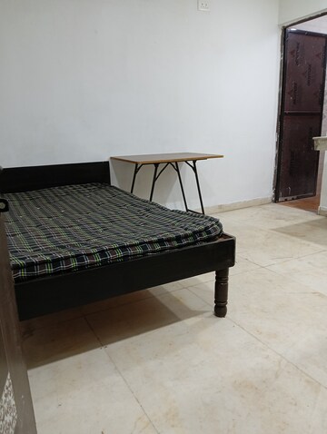 Bedroom in 1 RK Apartment at Katwaria Sarai – for Rent
