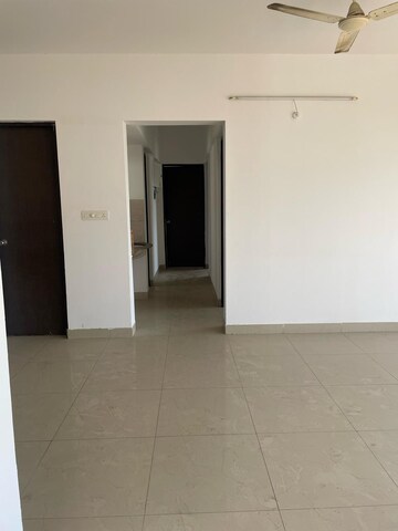 Room in 3 BHK Apartment at Mantra Insignia, Mundhwa – for Rent