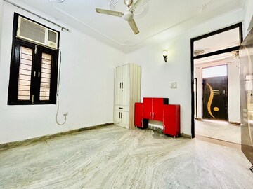 Parking in 1 BHK Builder Floor at Saket – for Rent