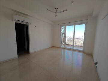 Room in 3 BHK Apartment at Puri Emerald Bay, Sector 104 – for Rent