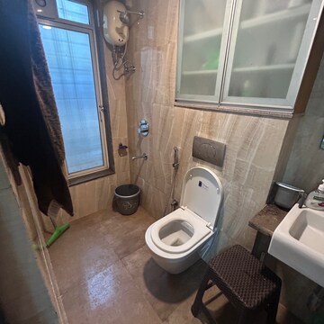 Bathroom in 1.5 BHK Apartment at Lodha Amara, Sandoz Baug – for Rent