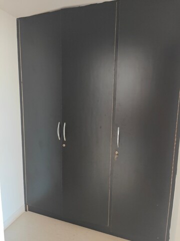 Furnished Amenities in 3 BHK Apartment at Puri Emerald Bay, Sector 104 – for Rent