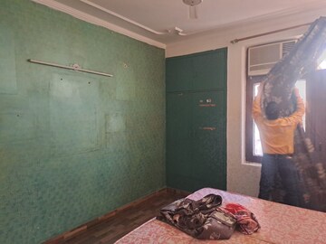 Bedroom in 4 BHK Builder Floor at Ardee City, Sector 52 – for Rent
