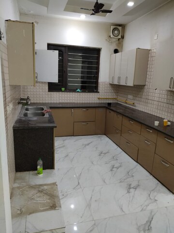 Kitchen in 3.5 BHK Builder Floor at Sector 29 – for Rent
