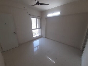Room in 2 BHK Apartment at Godrej Hillside 2, Mahalunge – for Rent