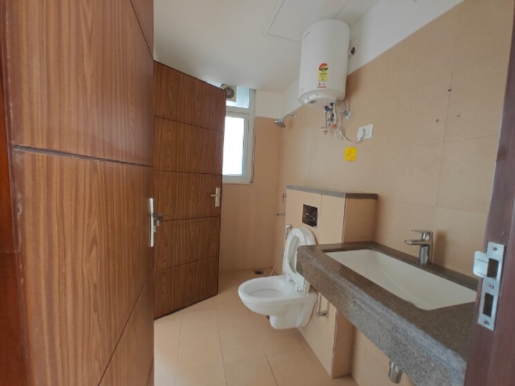 Bathroom, puri-emerald-bay 3 Bedroom 2450 Sq.Ft. Apartment In Sector 104 Gurgaon 8297538