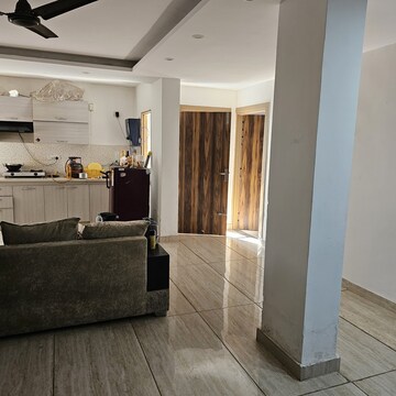 Building Lobby in 3 BHK Builder Floor at Ansal Sushant Lok I, Sector 43 – for Rent
