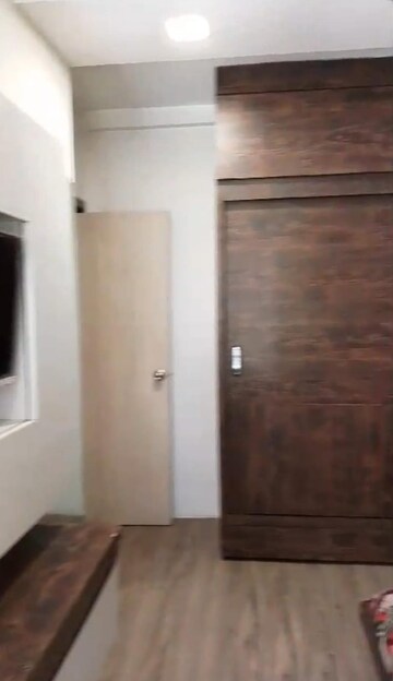 Room in 2 BHK Apartment at Silver Sand CHS, Andheri West – for Rent