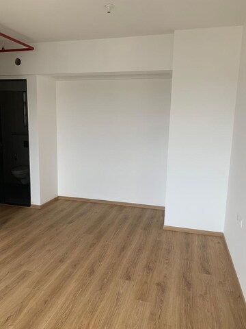 Room in 2 BHK Apartment at Sheth Avalon Phase 2, Majiwada – for Sale