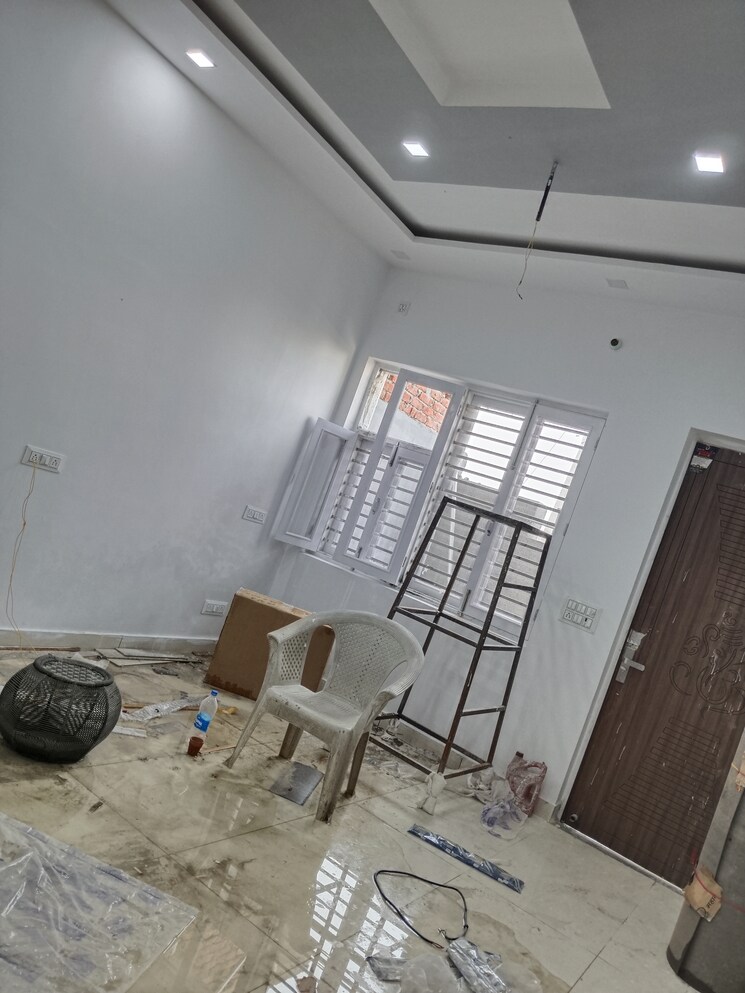 Room, meerut cantt 3 Bedroom 120 Sq.Yd. Villa In Meerut Cantt Meerut 8297598