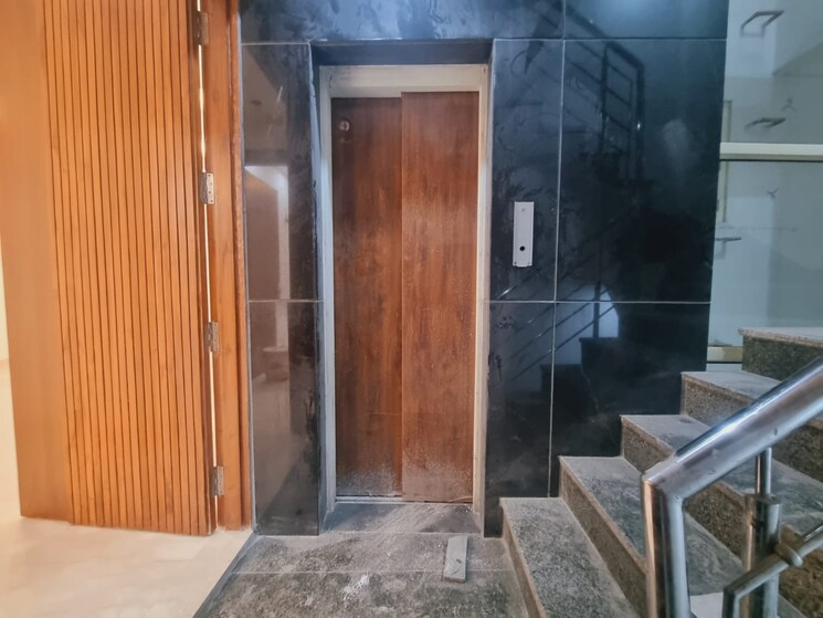 Bathroom, sector 49 3 Bedroom 153 Sq.Yd. Builder Floor In Sector 49 Faridabad 8297594