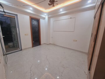 Room in 3 BHK Builder Floor at Sector 49 – for Sale