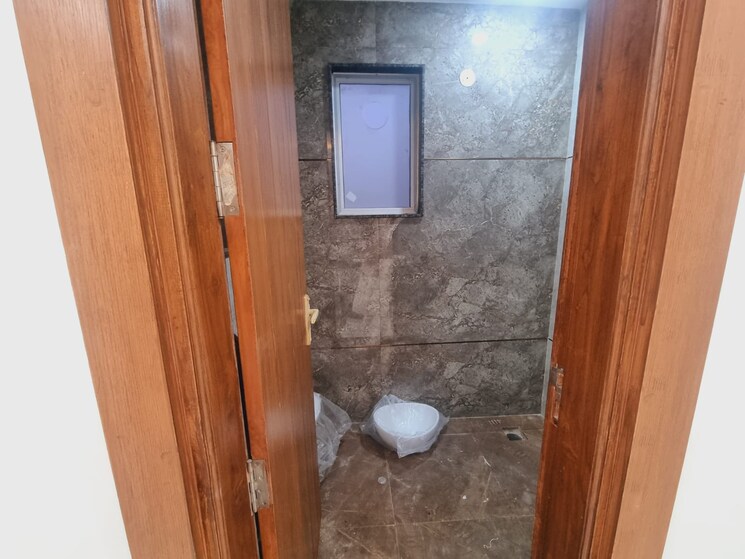 Bathroom, sector 49 3 Bedroom 153 Sq.Yd. Builder Floor In Sector 49 Faridabad 8297594
