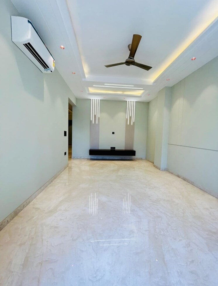 Room, ardee-city 4 Bedroom 2000 Sq.Ft. Builder Floor In Sector 52 Gurgaon 8298000