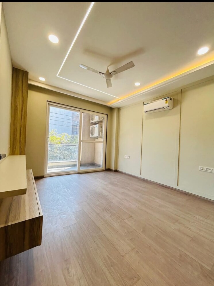 Room, ardee-city 4 Bedroom 2000 Sq.Ft. Builder Floor In Sector 52 Gurgaon 8298000