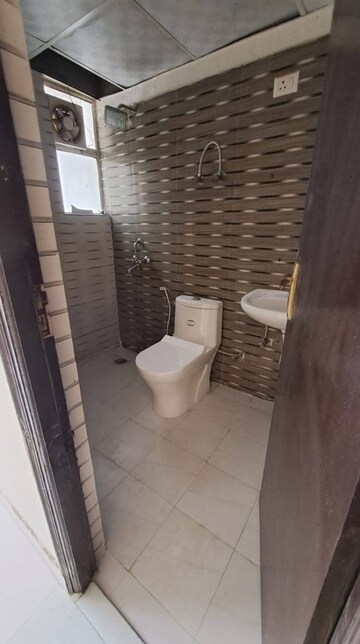 Bathroom in 3 BHK Apartment at Radicon Vedantam, Sector 16c Greater Noida – for Rent