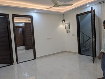 Room in 3 BHK Apartment at Serenity Tower, Andheri West – for Sale