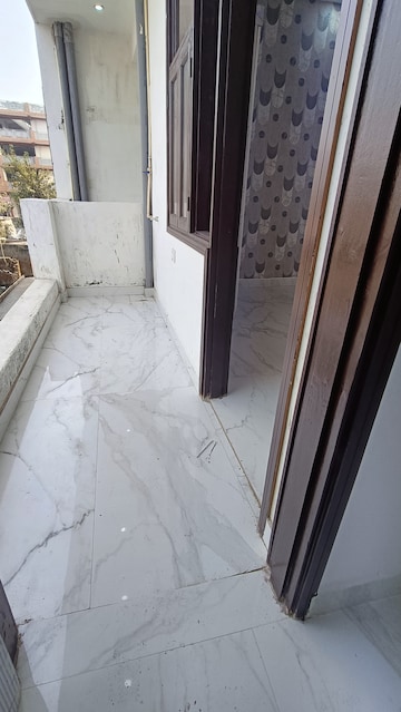 Balcony in 3 BHK Builder Floor at Sector 73 – for Sale
