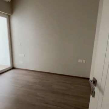 Room in 2 BHK Apartment at Central Park 3 Flower Valley, Sohna Sector 33 – for Rent